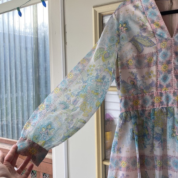 Vintage Sheer Occasion Gown - Picture 4 of 9